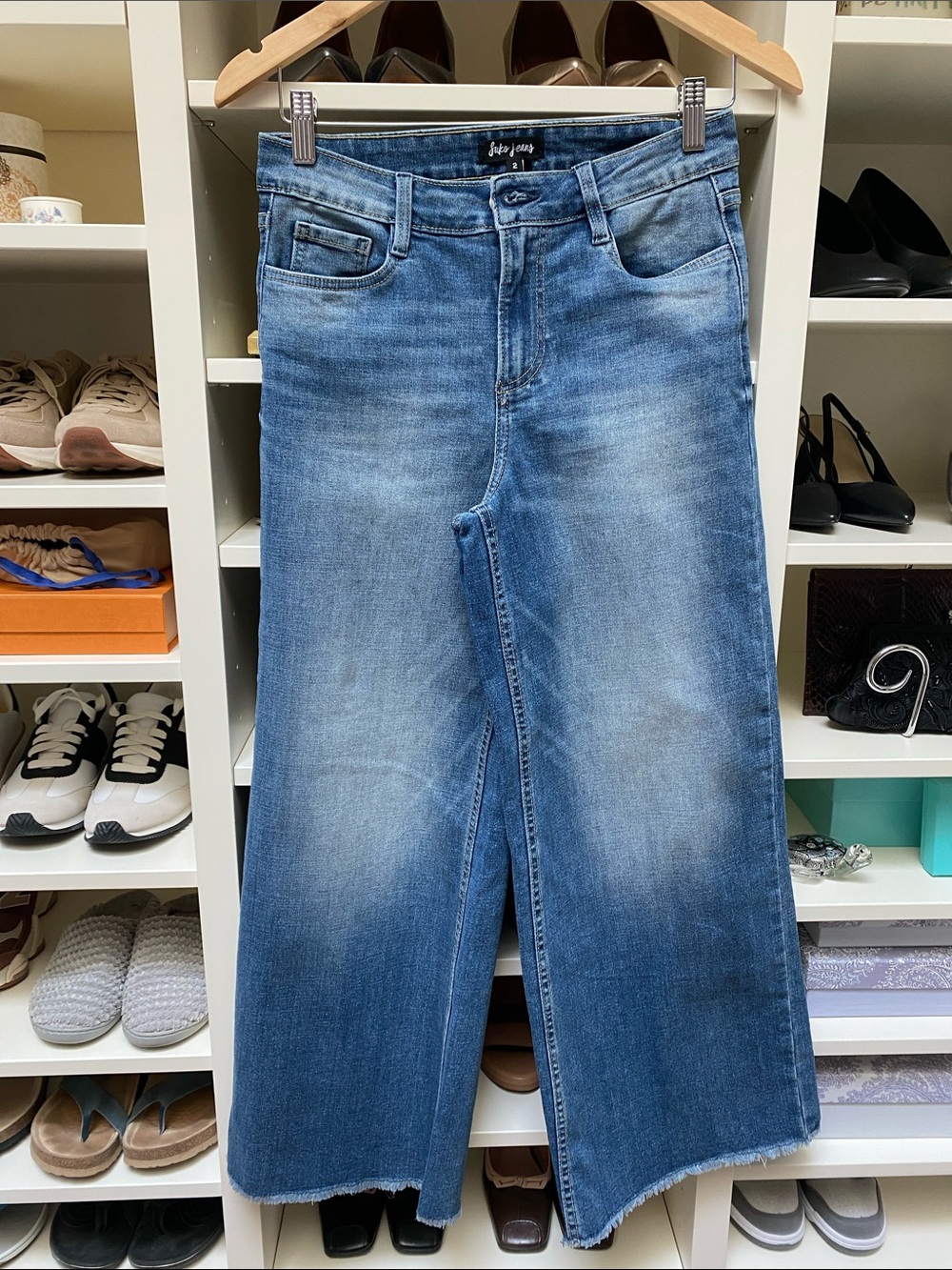 Suko Jeans - Light Wash Bootcut Jeans.  Wide Leg. EUC. Size 2. Waist 14.5 in.